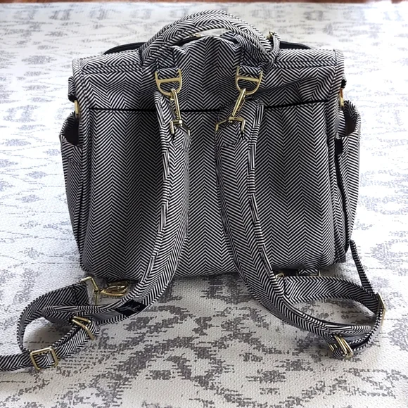 Jujube diaper bag with pacifier holder- The Queen of the Nile print